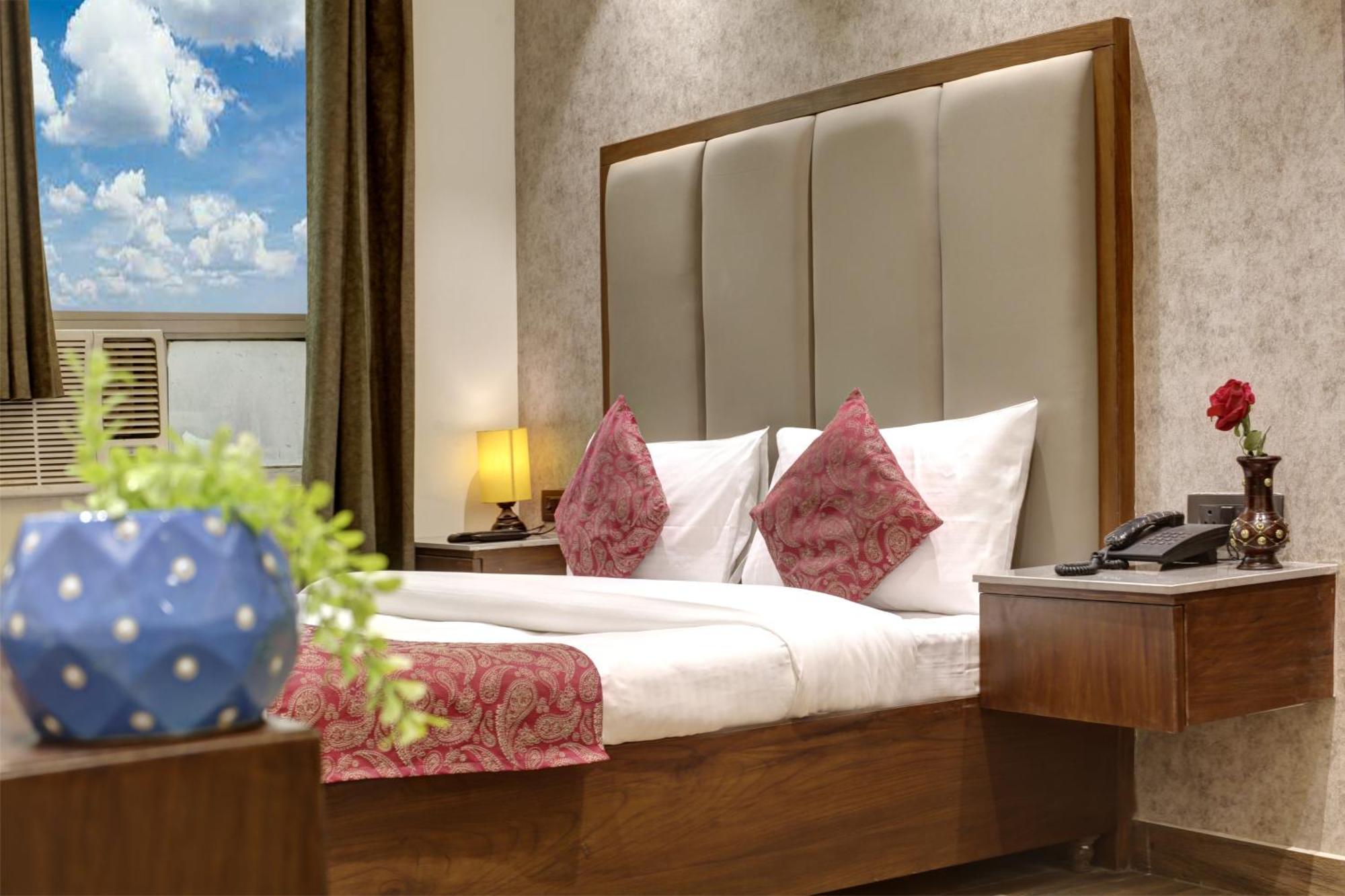 Hotel Kashish Plaza - 5 Mins From Metro Station Delhi  Exteriör bild