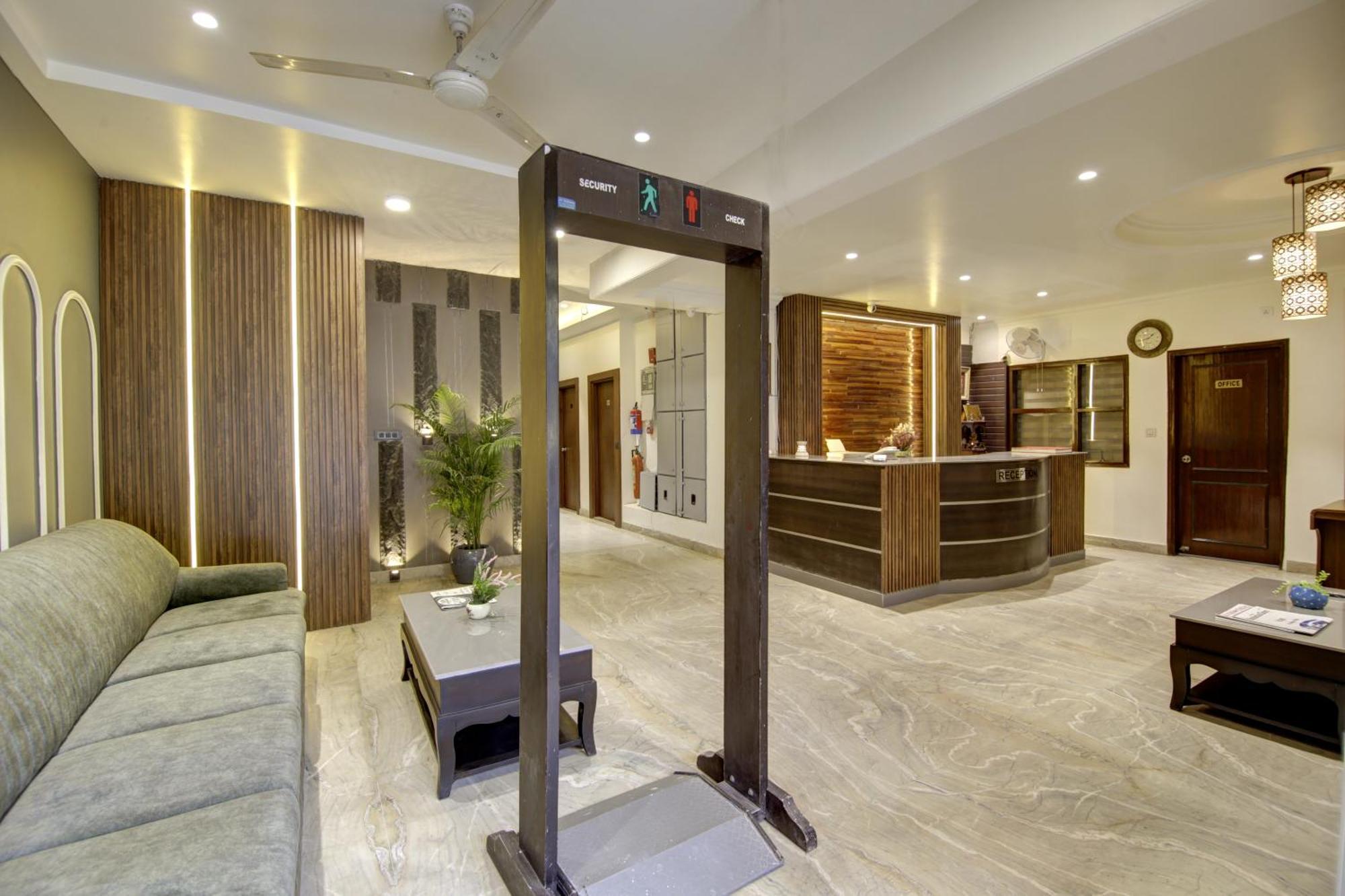 Hotel Kashish Plaza - 5 Mins From Metro Station Delhi  Exteriör bild