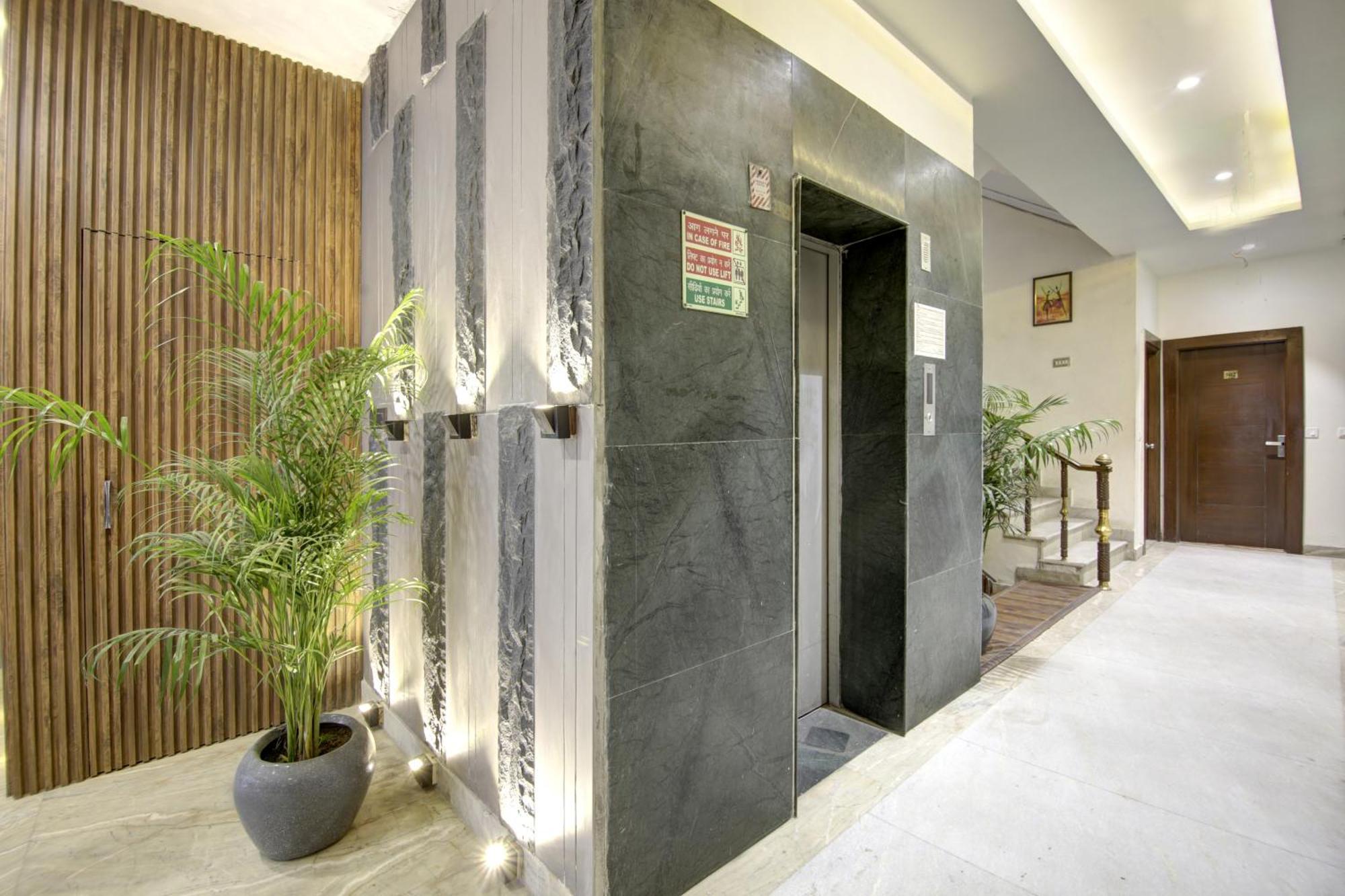 Hotel Kashish Plaza - 5 Mins From Metro Station Delhi  Exteriör bild