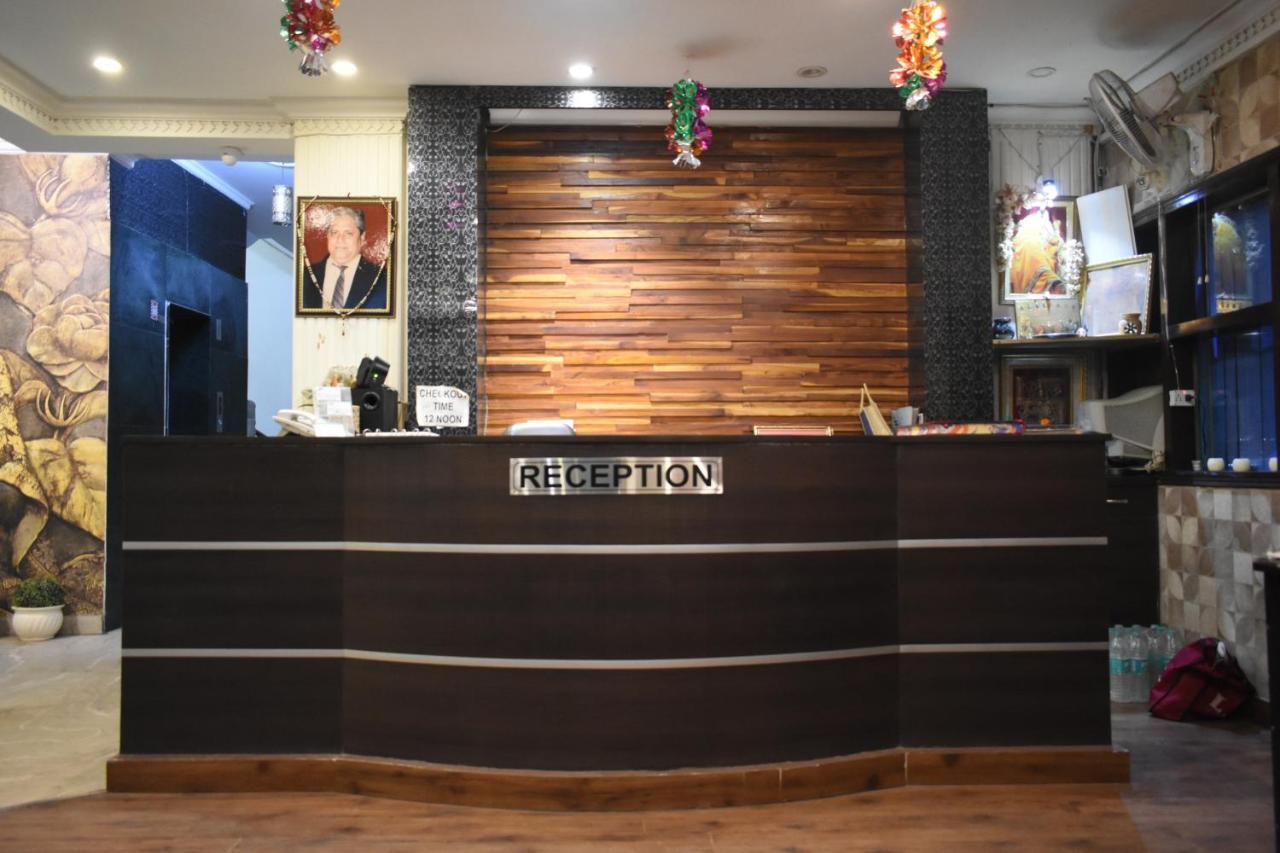 Hotel Kashish Plaza - 5 Mins From Metro Station Delhi  Exteriör bild