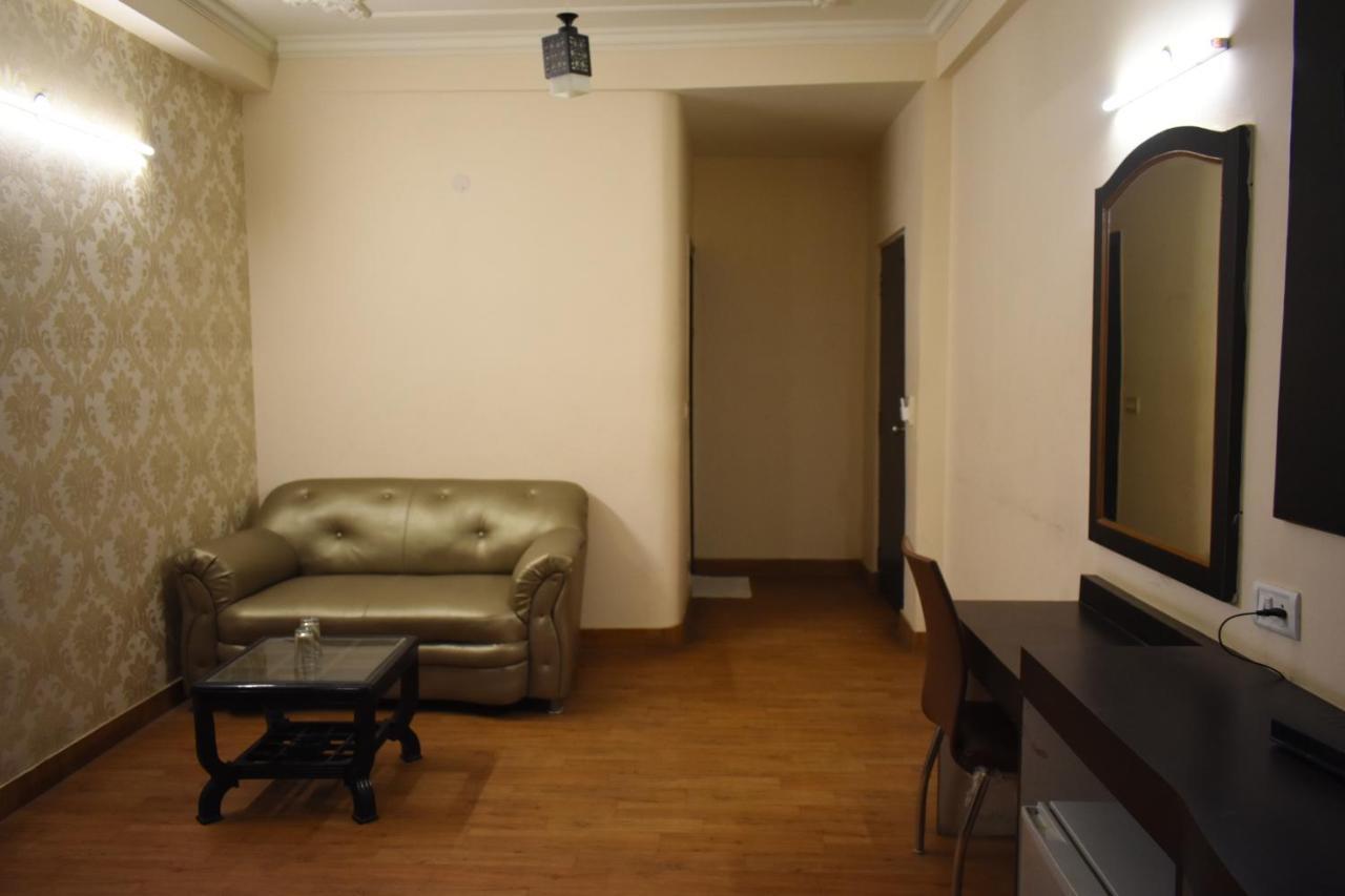 Hotel Kashish Plaza - 5 Mins From Metro Station Delhi  Exteriör bild