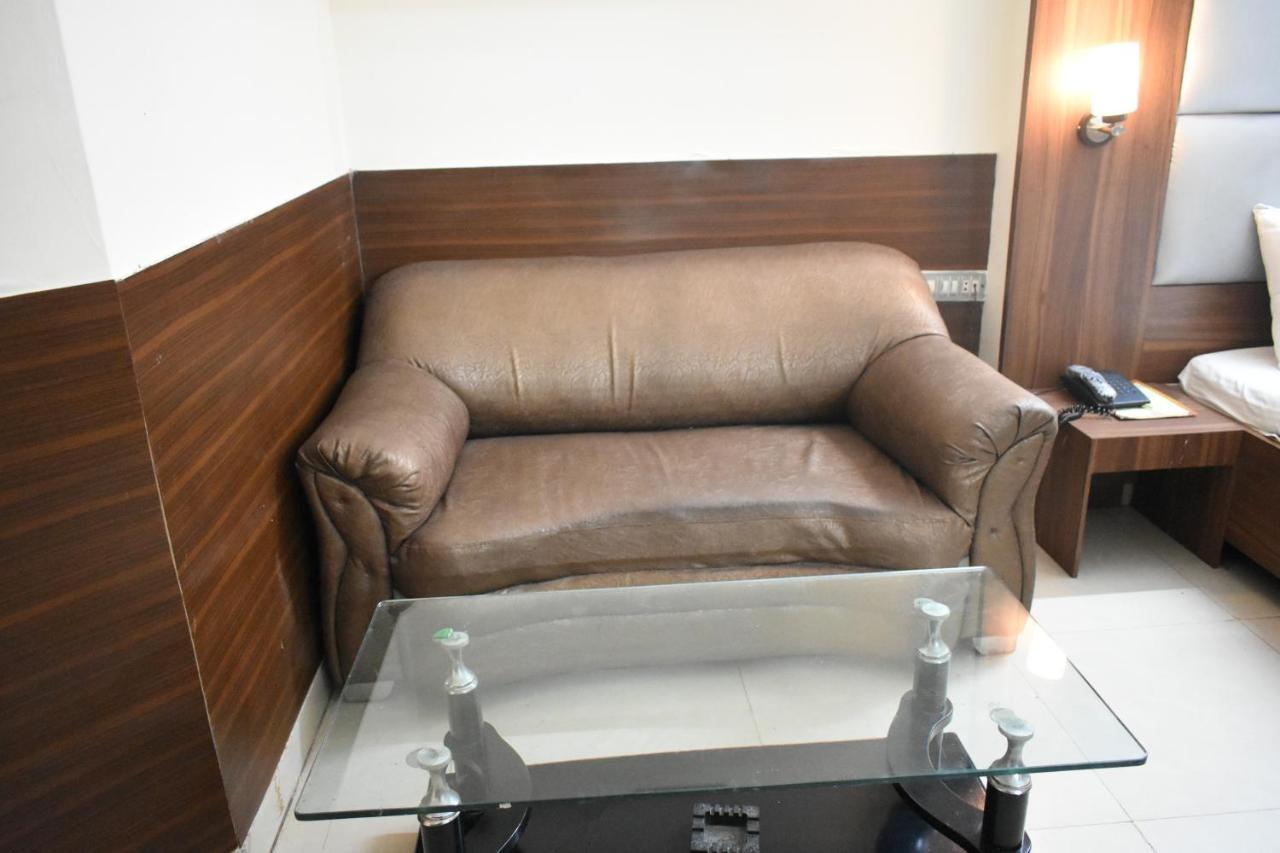 Hotel Kashish Plaza - 5 Mins From Metro Station Delhi  Exteriör bild